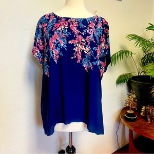 NWT Market and Spruce Flower Top